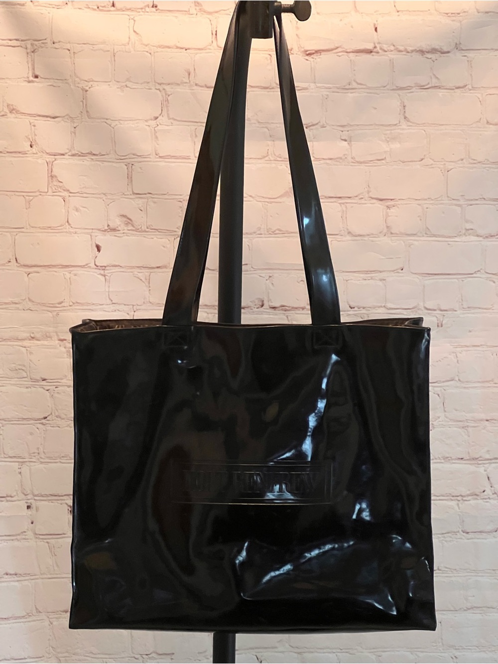 ❤️ Holt Renfrew Black Glossy Patent TOTE BAG